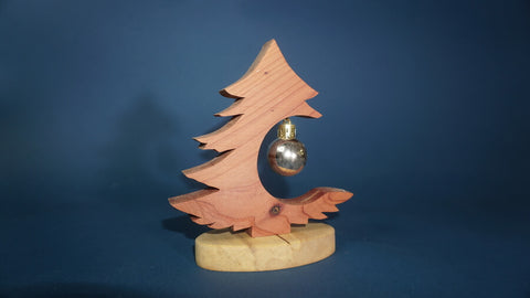 Tannenbaum aus aromatischem Rotzeder